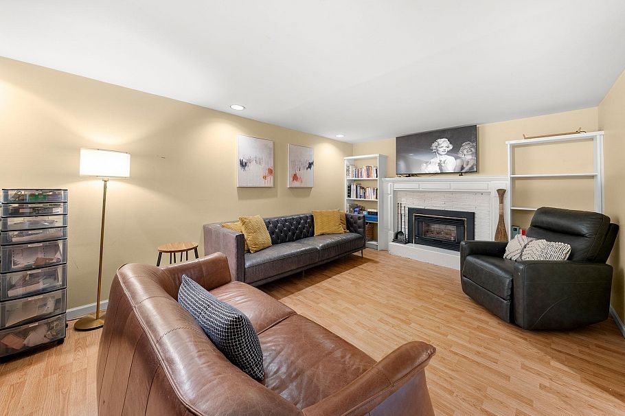 1118 Wendel Place North Vancouver, BC - 26