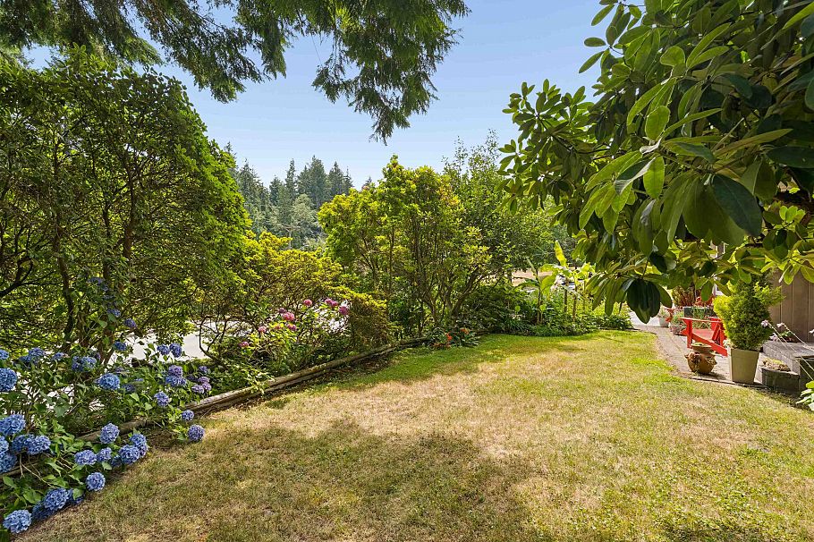 1525 Avonlynn Crescent North Vancouver, BC - 29