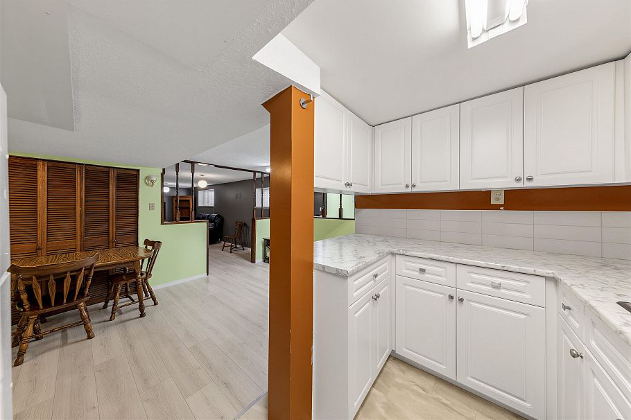 3378 E 26th Avenue Vancouver, BC - 34