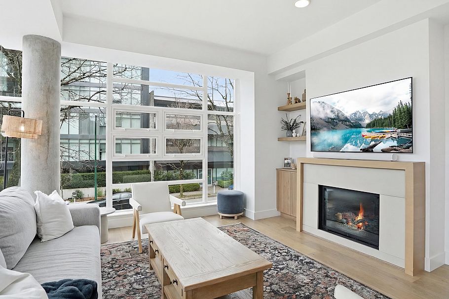 1576 W 8 Avenue Vancouver, BC - 10