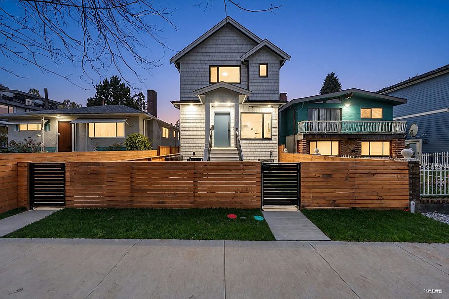 2715 Cheyenne Avenue Vancouver, BC - 27