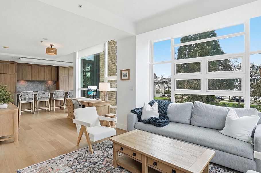 1576 W 8 Avenue Vancouver, BC - 12