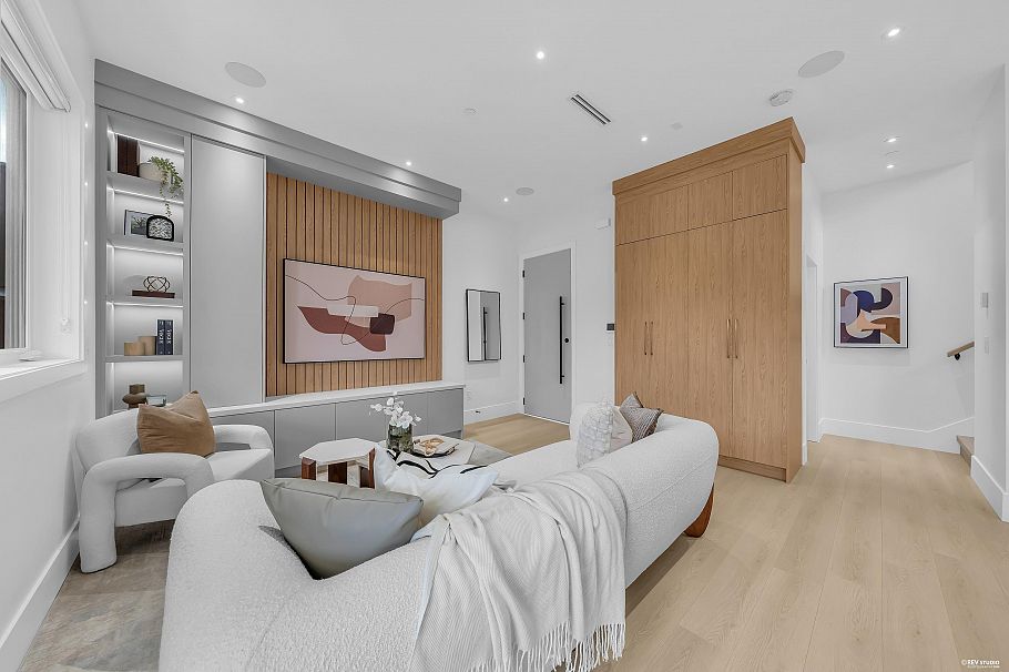 2 3627 E 45th Avenue Vancouver, BC - 6