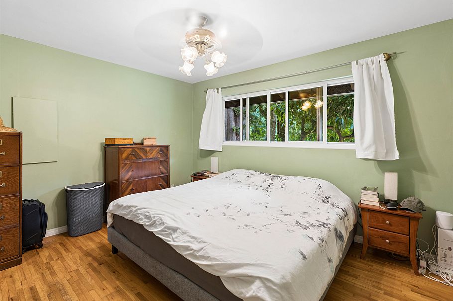 1525 Avonlynn Crescent North Vancouver, BC - 12