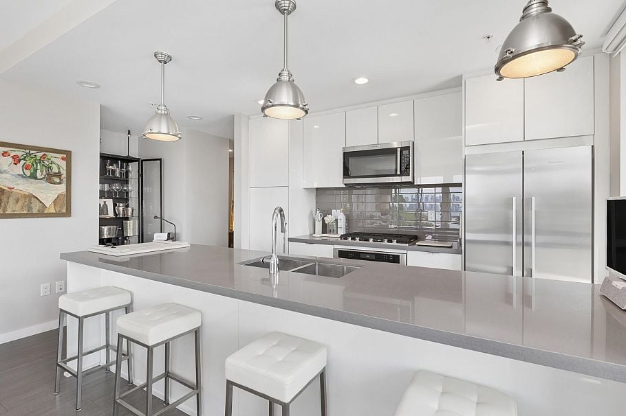 324 255 W 1st Street North Vancouver, BC - 14