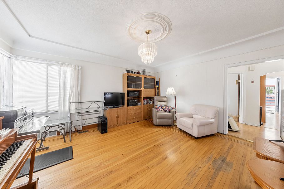 3378 E 26th Avenue Vancouver, BC - 15
