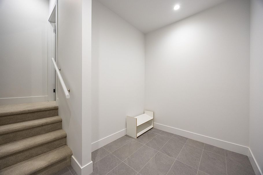 102 2322 Emery Court Vancouver, BC - 25