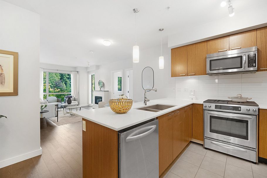 319 1330 Marine Drive North Vancouver, BC - 6