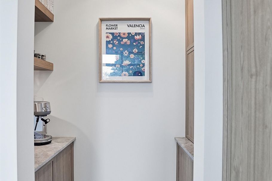 1576 W 8 Avenue Vancouver, BC - 8