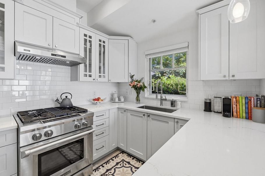 5338 Larch Street Vancouver, BC - 13