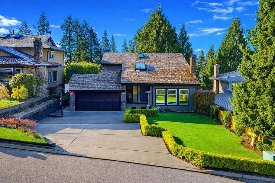 2023 Hill Drive North Vancouver, BC - 2