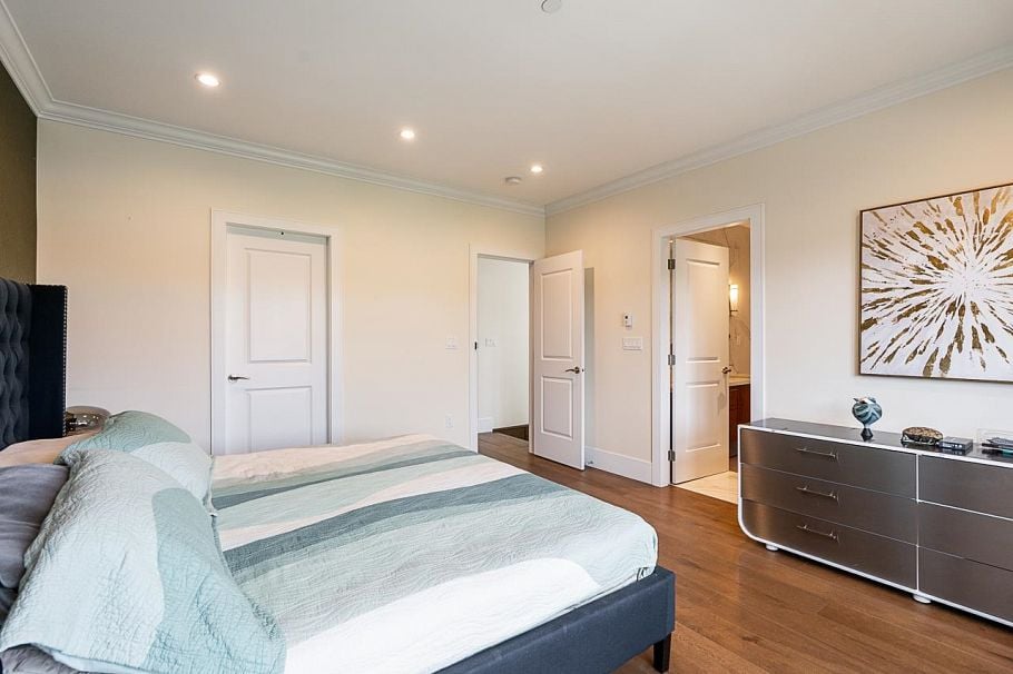 152 W 48th Avenue Vancouver, BC - 18