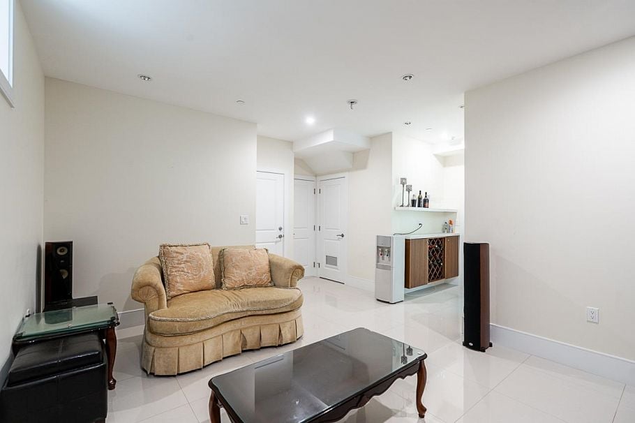 152 W 48th Avenue Vancouver, BC - 26