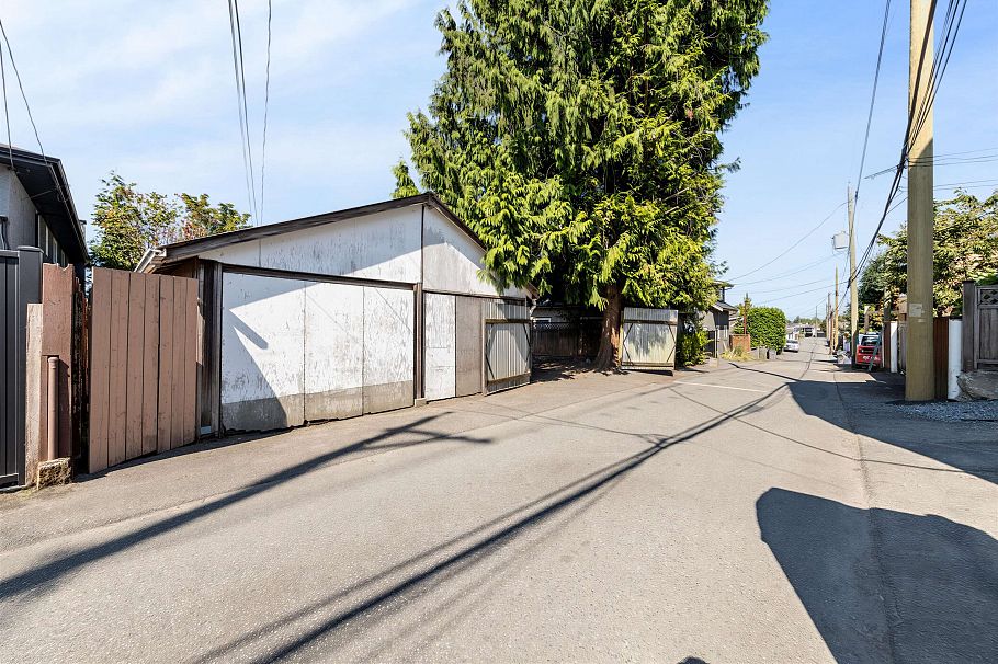 3378 E 26th Avenue Vancouver, BC - 5