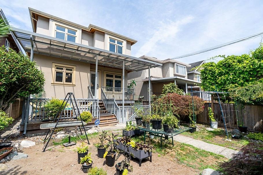 152 W 48th Avenue Vancouver, BC - 37