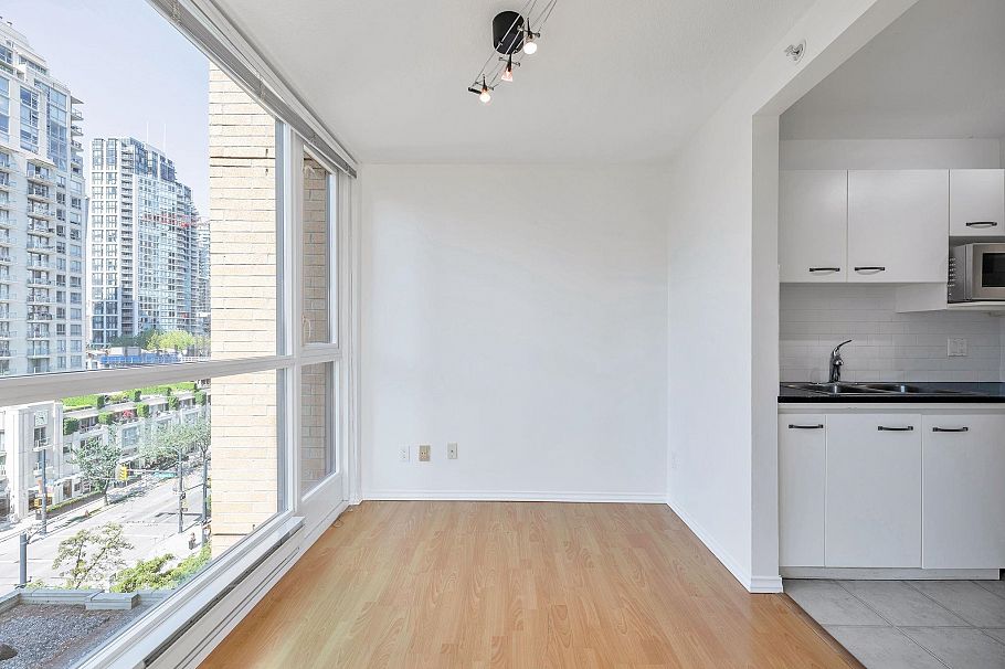 708 1188 Richards Street Vancouver, BC - 11