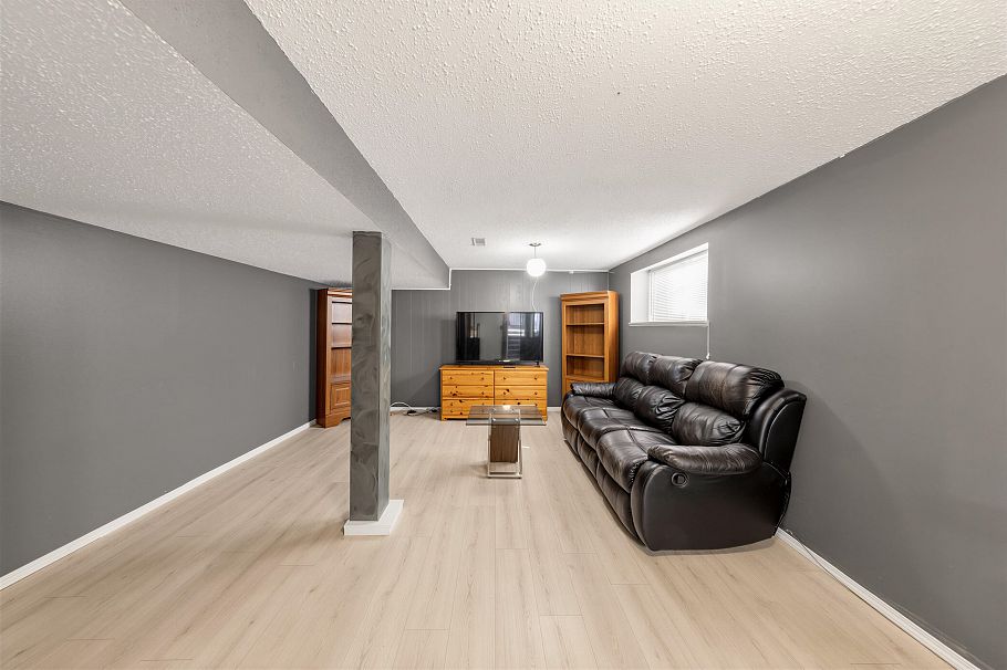 3378 E 26th Avenue Vancouver, BC - 36