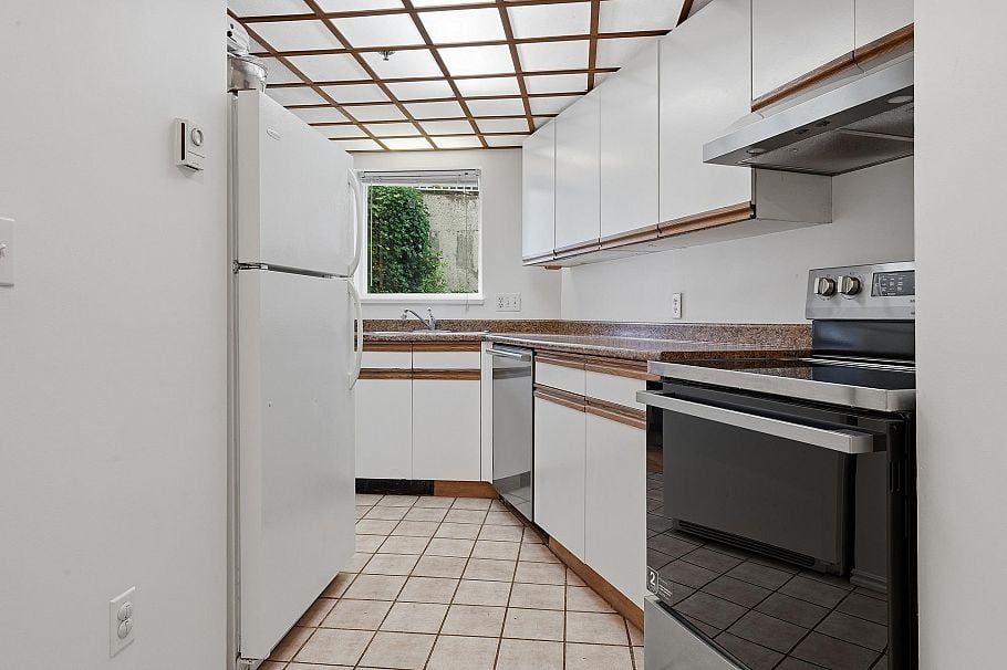 101 2295 Pandora Street Vancouver, BC - 7