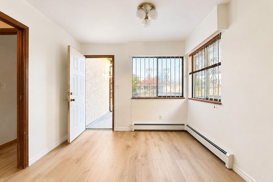 3292 E 43rd Avenue Vancouver, BC - 17