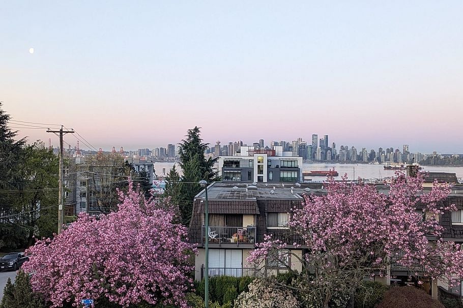 307 308 W 2nd Street North Vancouver, BC - 5