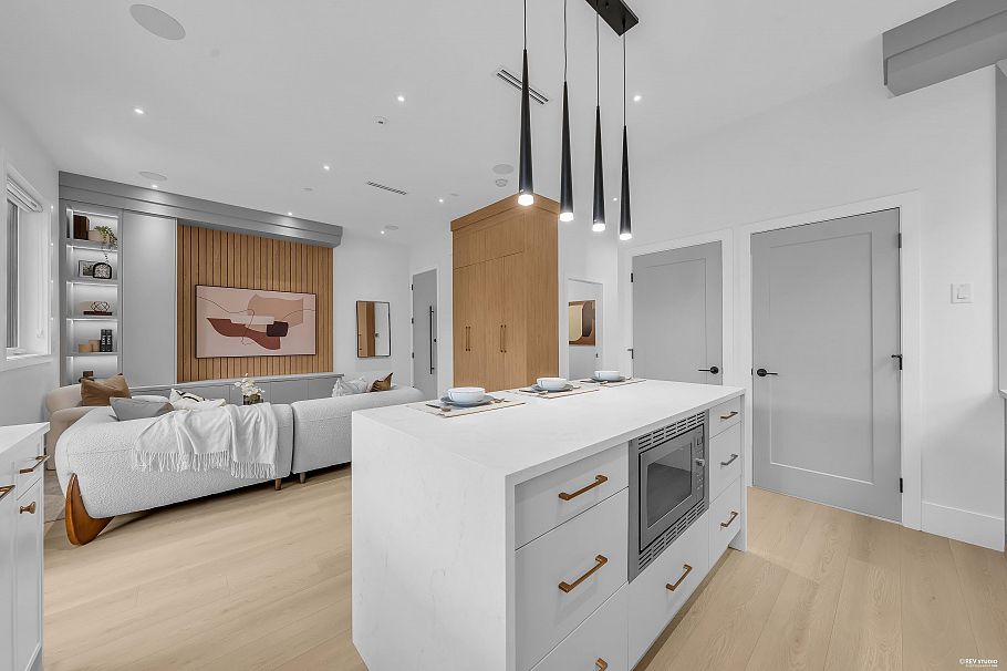 2 3627 E 45th Avenue Vancouver, BC - 12