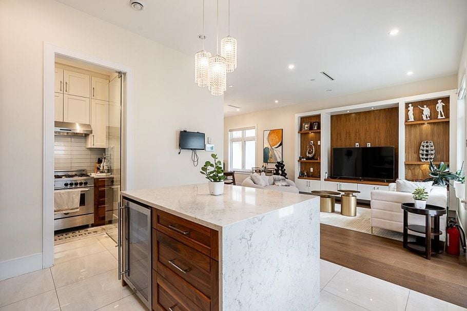 152 W 48th Avenue Vancouver, BC - 14