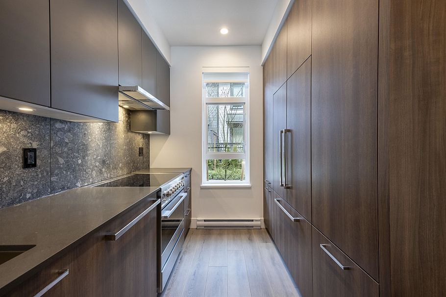 102 2322 Emery Court Vancouver, BC - 7