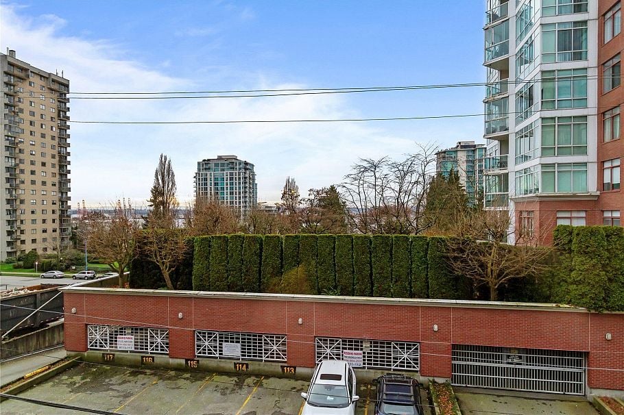 204 155 E 3rd Street North Vancouver, BC - 17