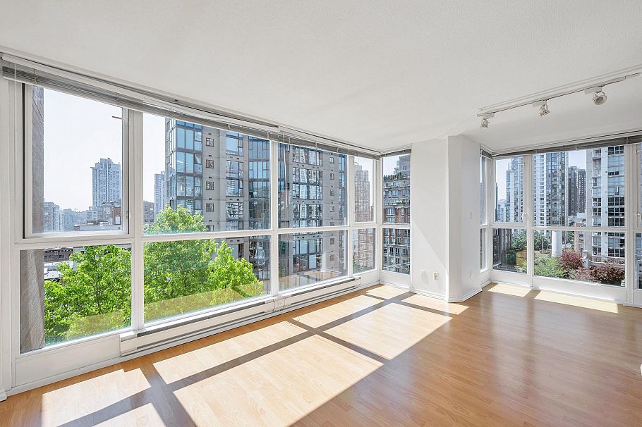 708 1188 Richards Street Vancouver, BC - 1