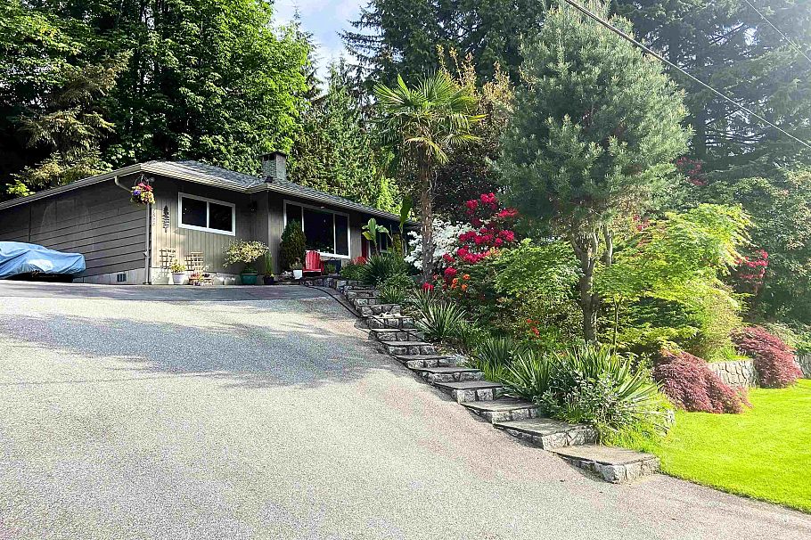 1525 Avonlynn Crescent North Vancouver, BC - 31
