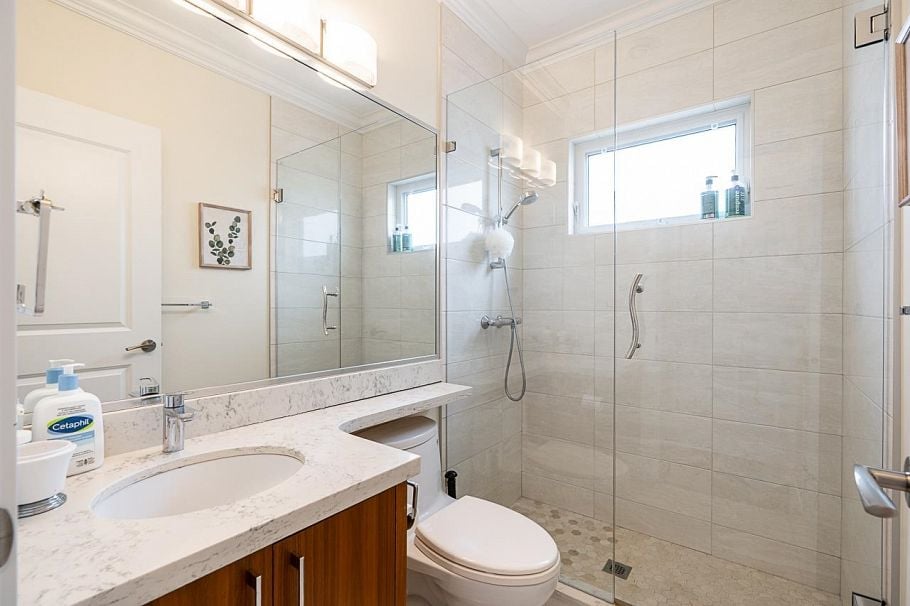 152 W 48th Avenue Vancouver, BC - 24