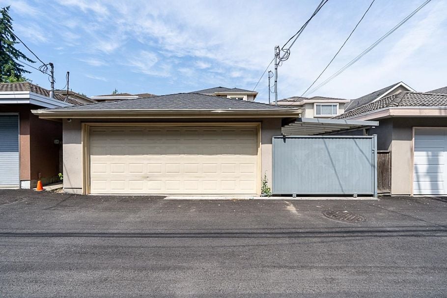 152 W 48th Avenue Vancouver, BC - 39