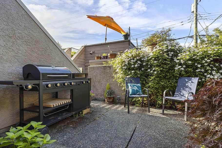 102 2535 York Avenue Vancouver, BC - 17