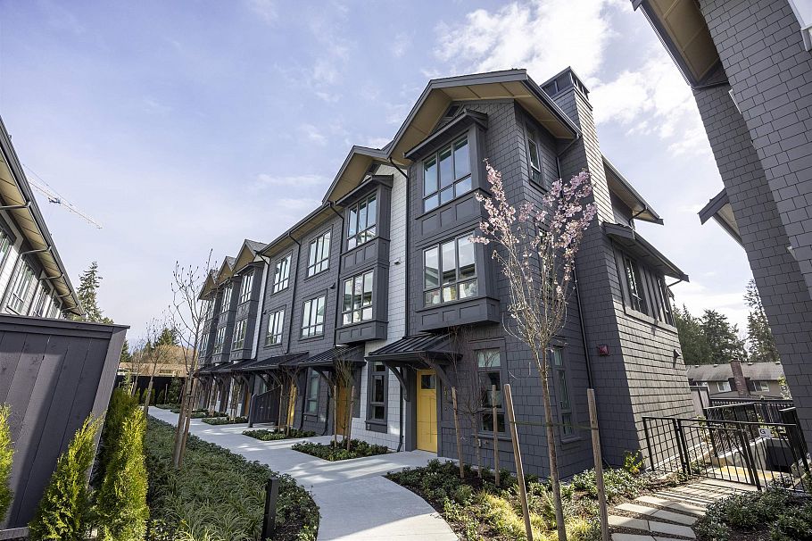 102 2322 Emery Court Vancouver, BC - 1