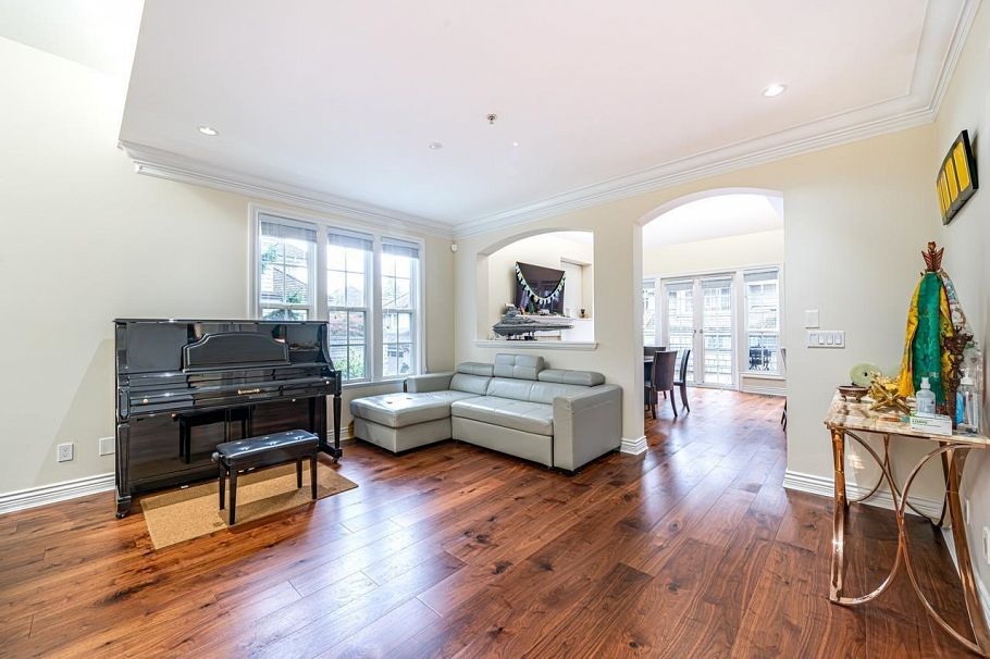 6386 Larkin Drive Vancouver, BC - 3