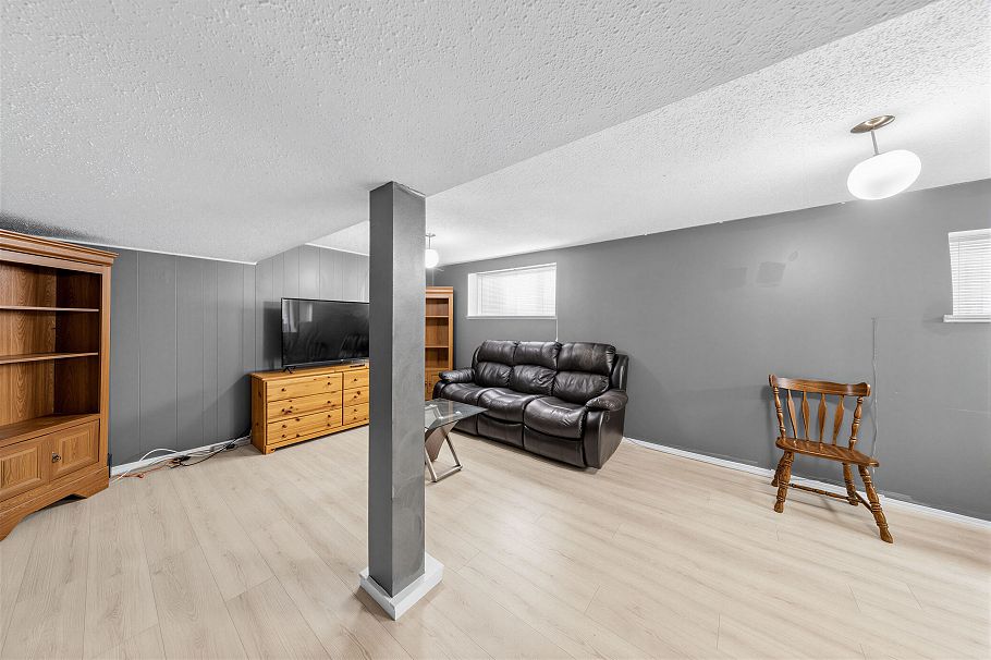 3378 E 26th Avenue Vancouver, BC - 2