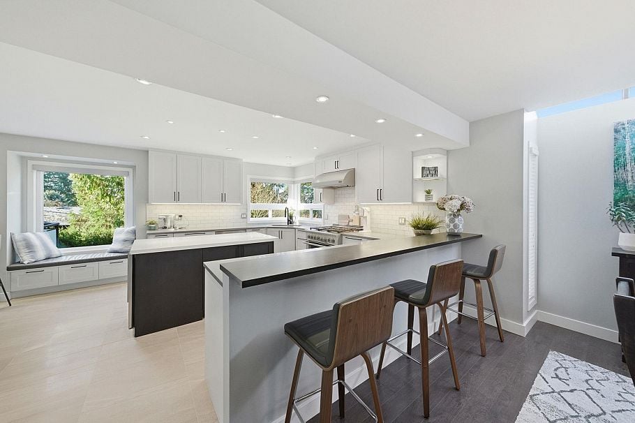 2023 Hill Drive North Vancouver, BC - 11