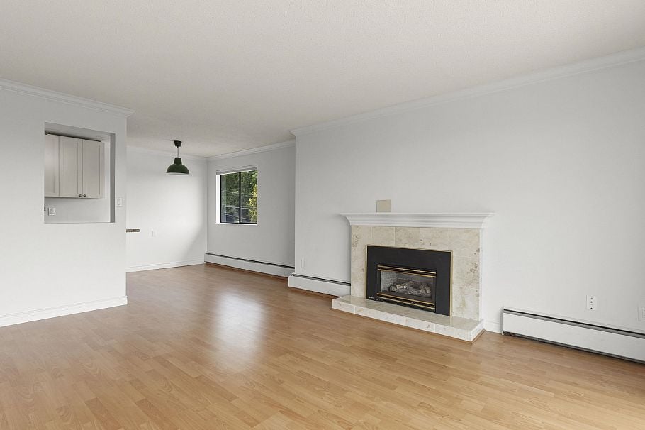 307 308 W 2nd Street North Vancouver, BC - 13