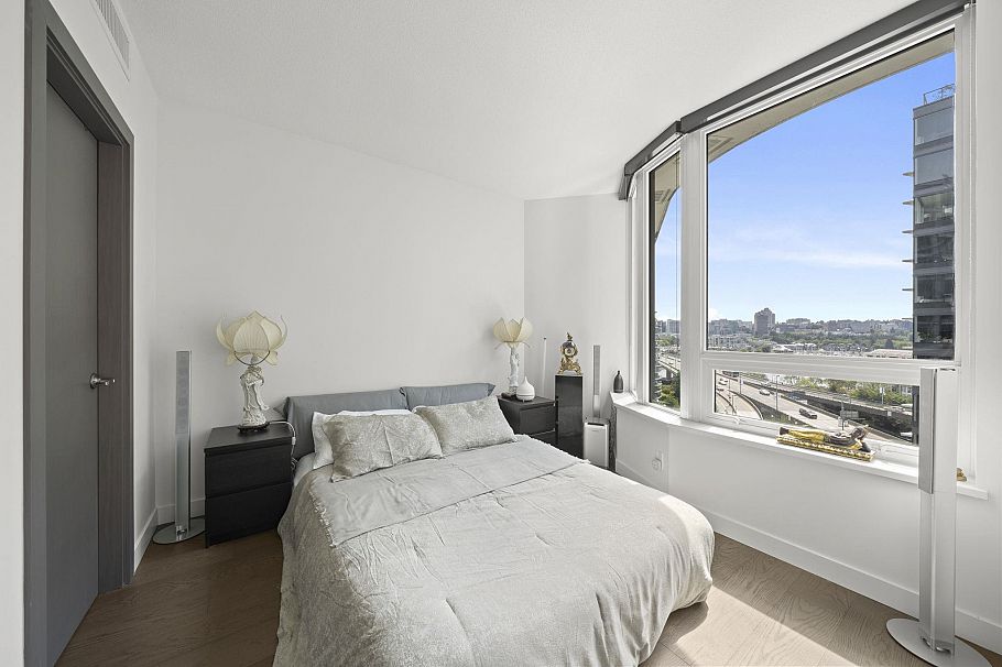 1251 38 Smithe Street Vancouver, BC - 16