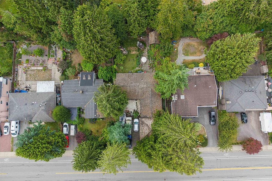 886 E 29th Street North Vancouver, BC - 4