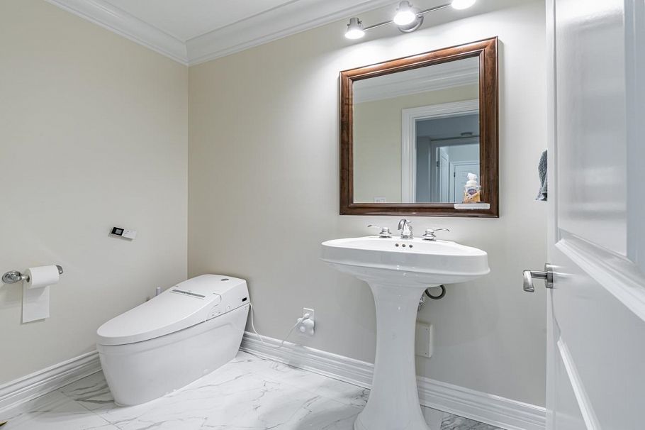 6386 Larkin Drive Vancouver, BC - 37