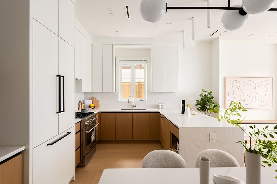 1 3645 Dundas Street Vancouver, BC - 8