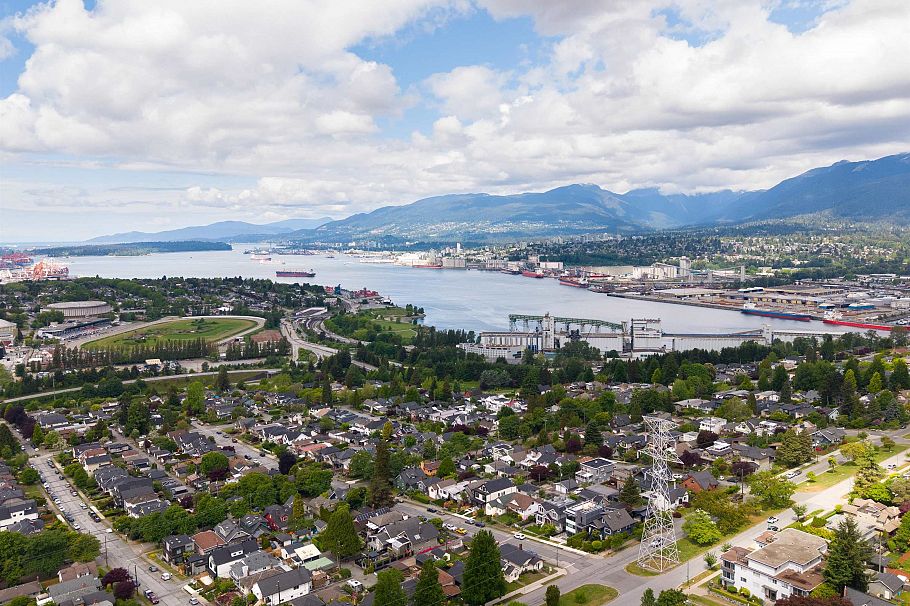 1 3645 Dundas Street Vancouver, BC - 1