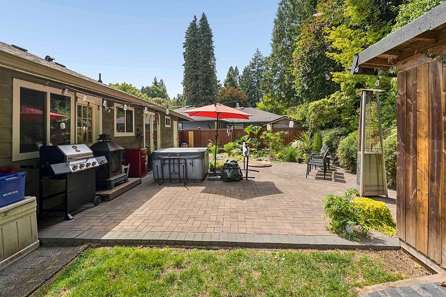 1525 Avonlynn Crescent North Vancouver, BC - 23
