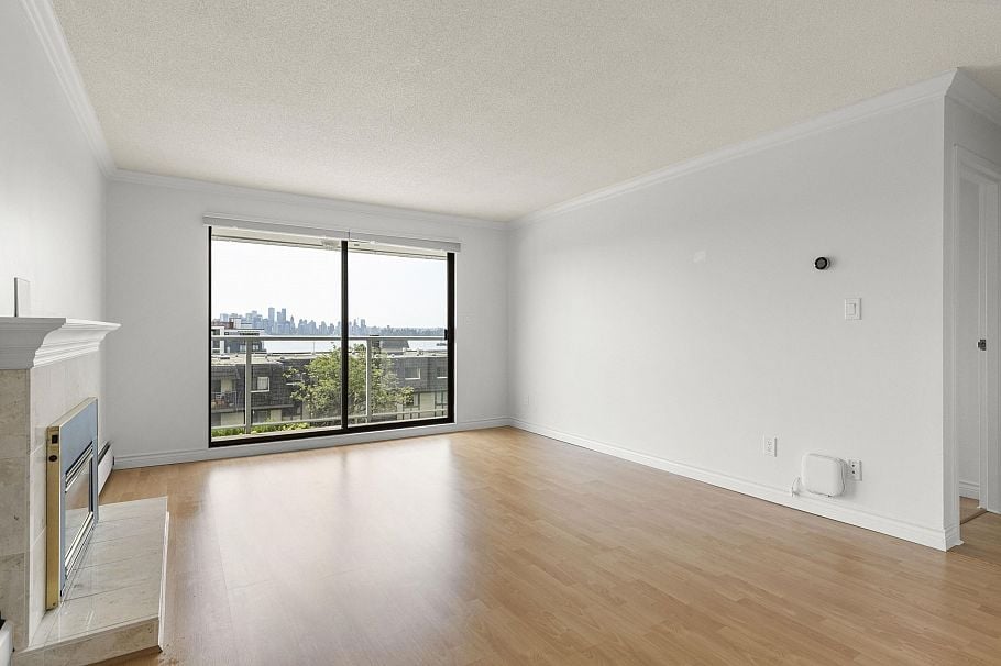 307 308 W 2nd Street North Vancouver, BC - 12