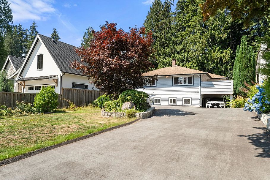 1118 Wendel Place North Vancouver, BC - 1