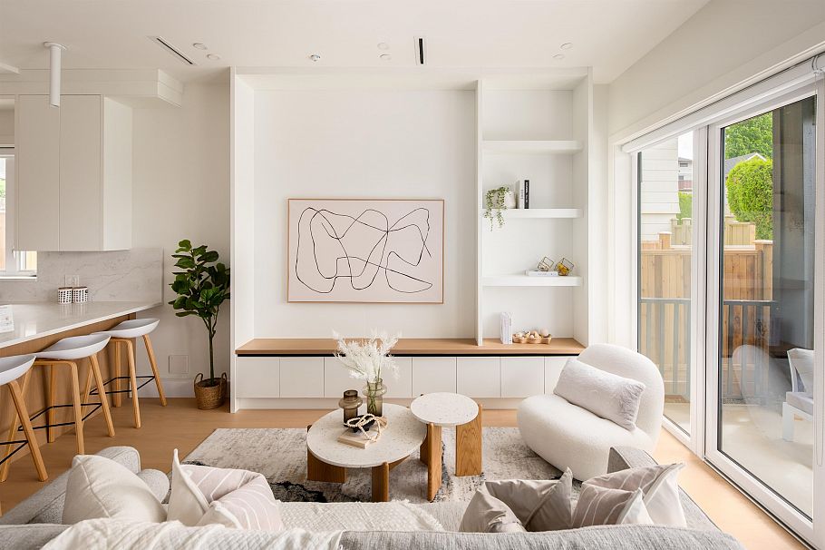 1 3645 Dundas Street Vancouver, BC - 2
