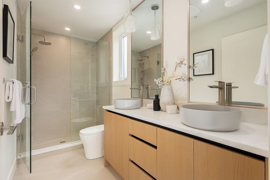1 3645 Dundas Street Vancouver, BC - 15