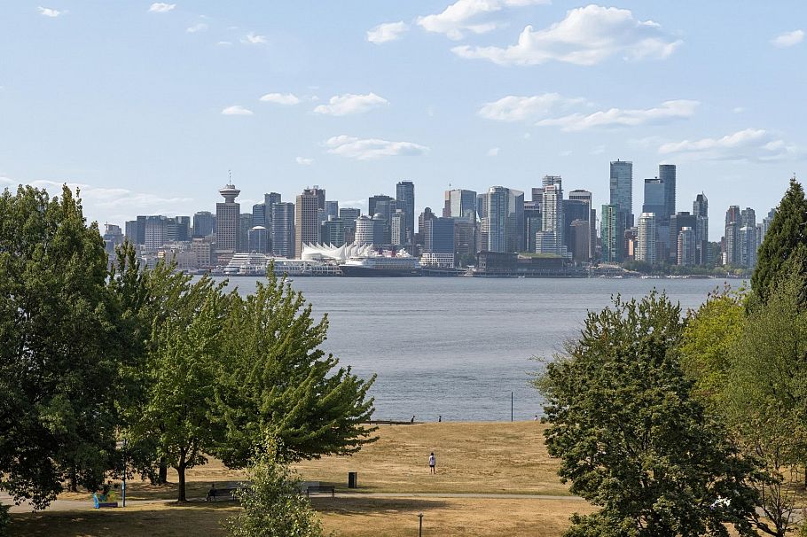 324 255 W 1st Street North Vancouver, BC - 35