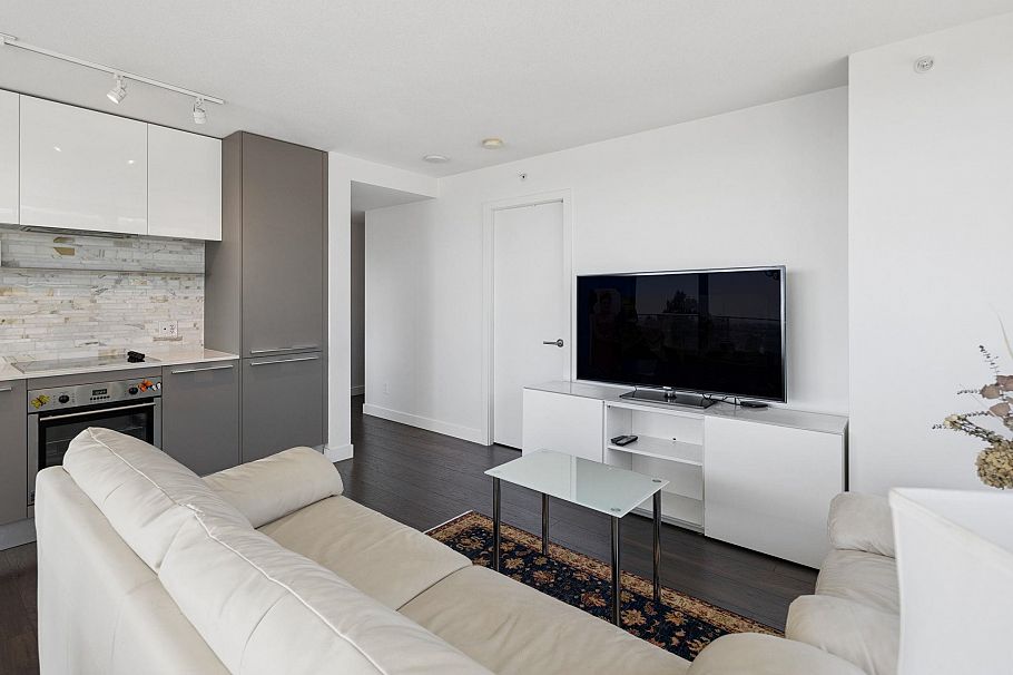 804 8131 Nunavut Lane Vancouver, BC - 7